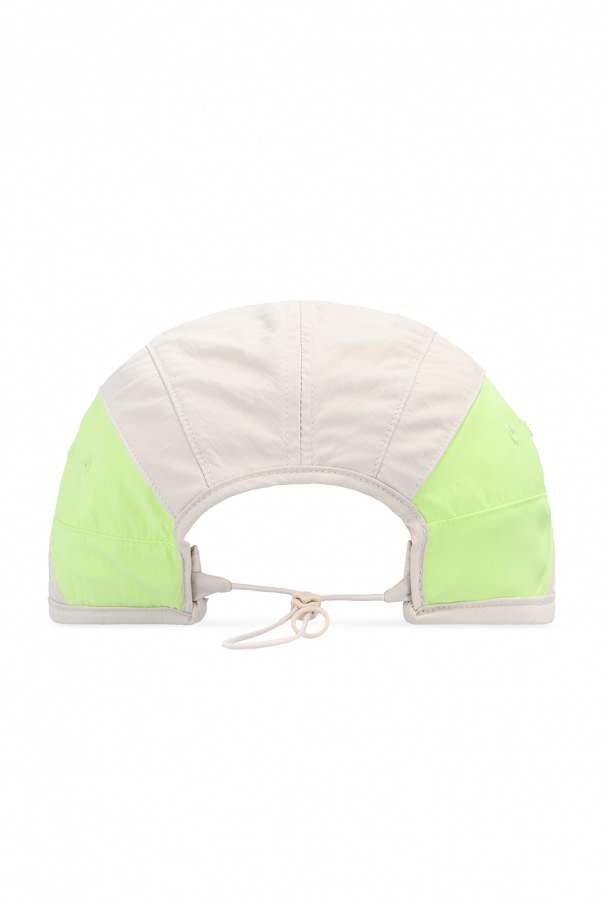 This Feminine Curved Peak Cap puts an effortlessly cool finishing